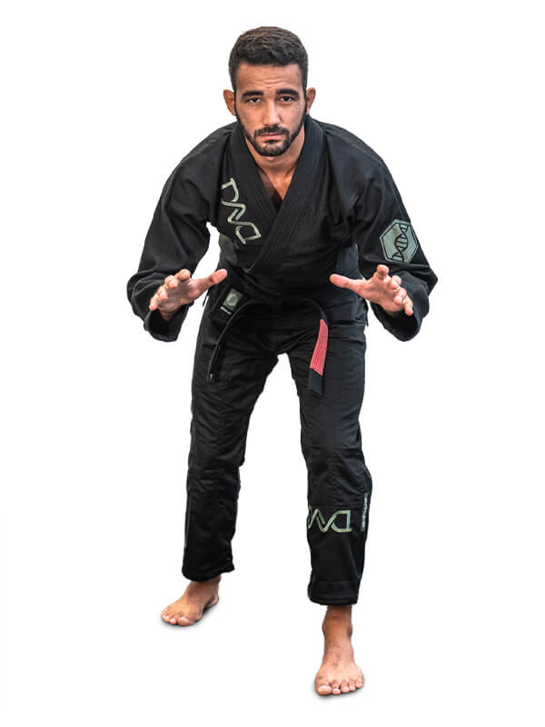 Braus Fight Kimono DNA Jiu Jitsu Negro - Agachado en posición de combate.